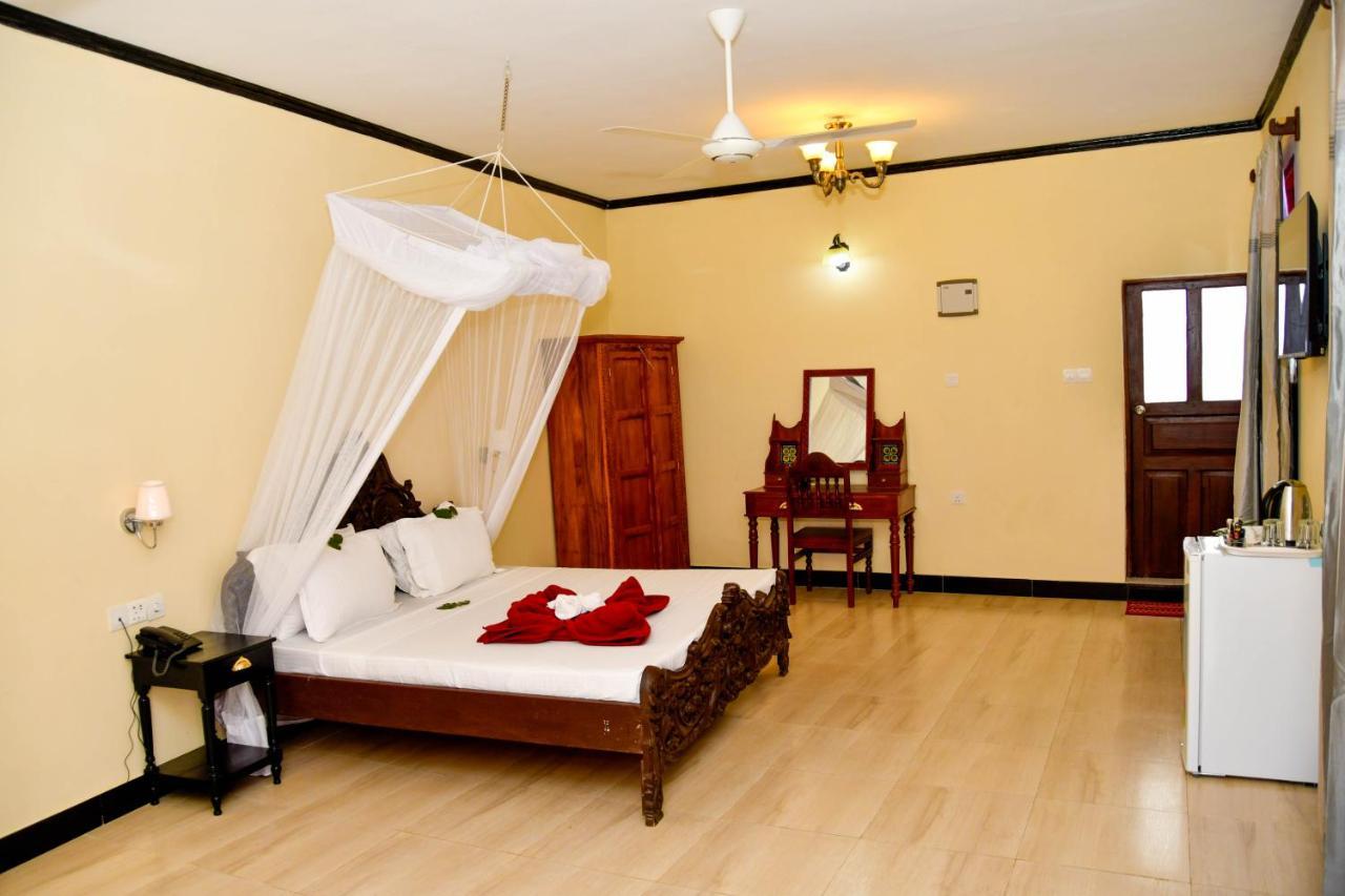 Minara Miwili - Forodhani Park Zanzibar Exterior photo